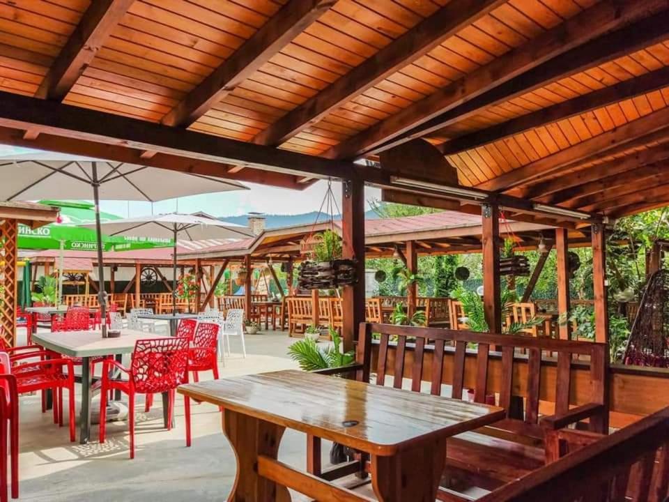 Hotel Alikante Сырница Экстерьер фото